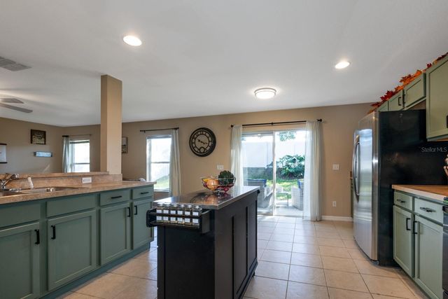 2228 MARTINS RUN, Tavares, FL 32778