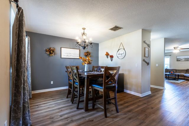 2228 MARTINS RUN, Tavares, FL 32778