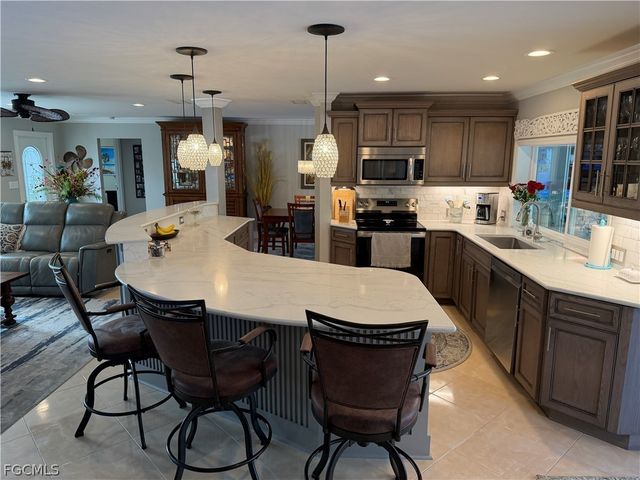 28404 Las Palmas CIR, Bonita Springs, FL 34135