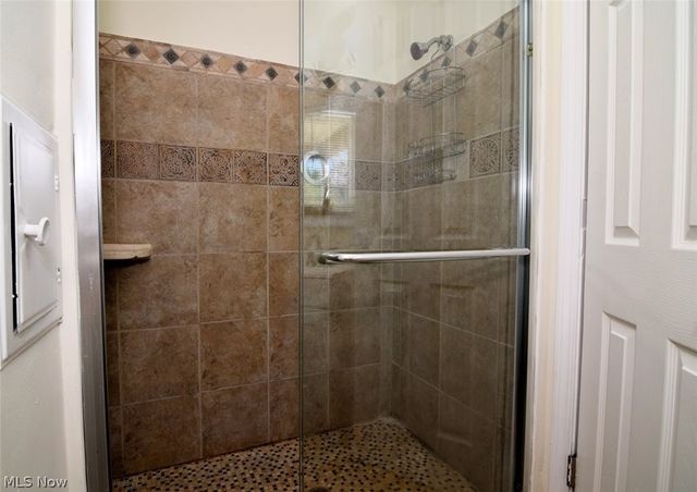 2423 Eaton Road, University Heights, OH 44118