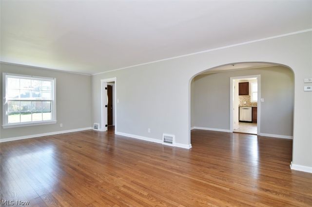 2423 Eaton Road, University Heights, OH 44118