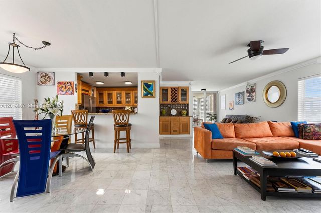 121 Golden Isles Dr 707, Hallandale Beach, FL 33009