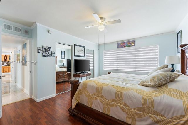 121 Golden Isles Dr 707, Hallandale Beach, FL 33009