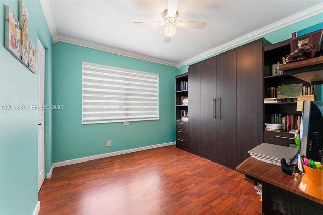 121 Golden Isles Dr 707, Hallandale Beach, FL 33009