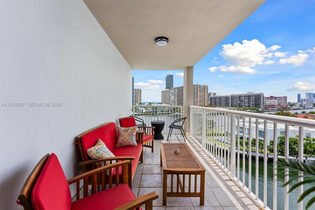 121 Golden Isles Dr 707, Hallandale Beach, FL 33009