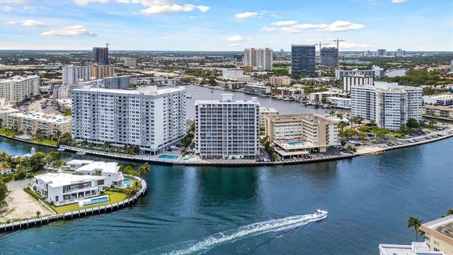 121 Golden Isles Dr 707, Hallandale Beach, FL 33009
