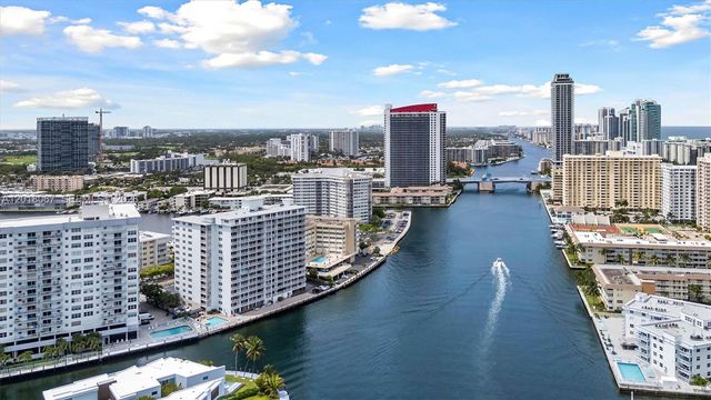 121 Golden Isles Dr 707, Hallandale Beach, FL 33009