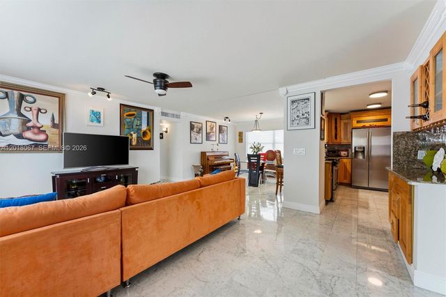 121 Golden Isles Dr 707, Hallandale Beach, FL 33009