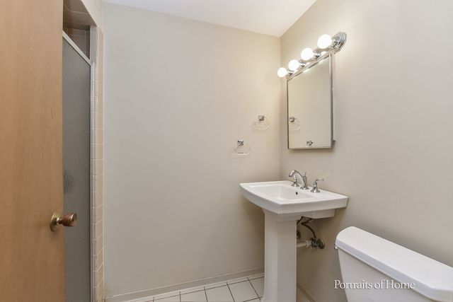 8S122 Washington Street, Darien, IL 60561