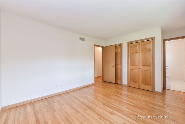 8S122 Washington Street, Darien, IL 60561