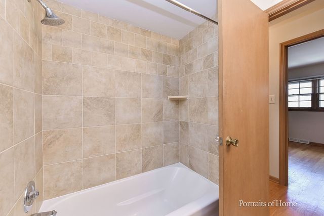 8S122 Washington Street, Darien, IL 60561