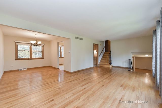 8S122 Washington Street, Darien, IL 60561