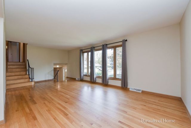 8S122 Washington Street, Darien, IL 60561
