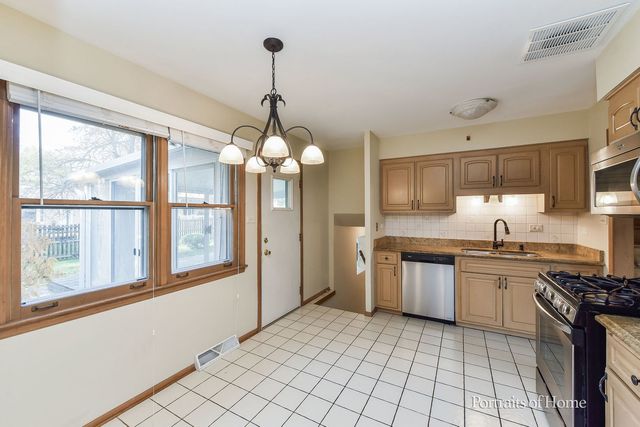 8S122 Washington Street, Darien, IL 60561