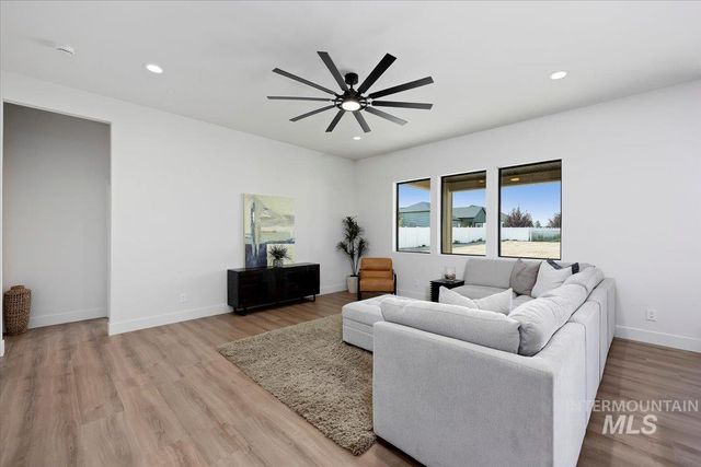 3068 Moonrise Road, Twin Falls, ID 83301