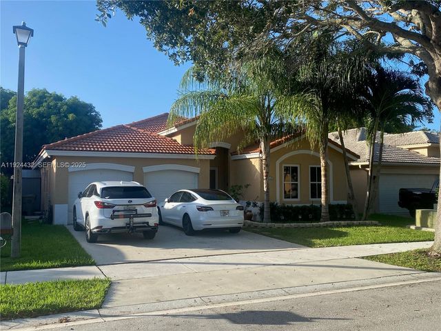 14046 S Cypress Cove Cir, Davie, FL 33325
