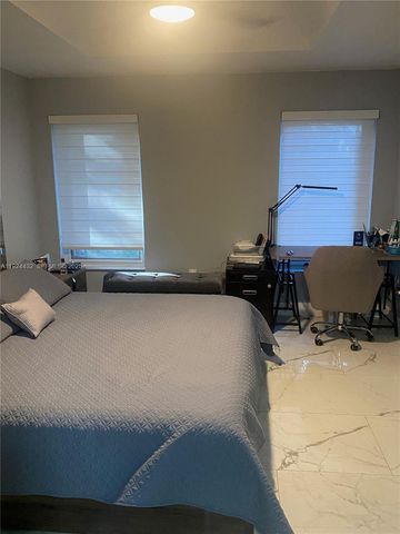 14046 S Cypress Cove Cir, Davie, FL 33325