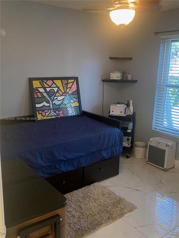 14046 S Cypress Cove Cir, Davie, FL 33325