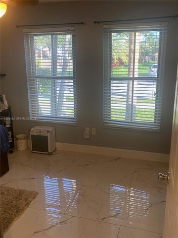 14046 S Cypress Cove Cir, Davie, FL 33325