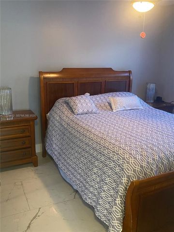 14046 S Cypress Cove Cir, Davie, FL 33325