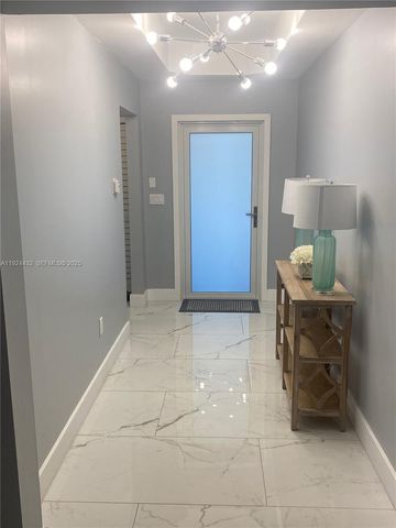 14046 S Cypress Cove Cir, Davie, FL 33325