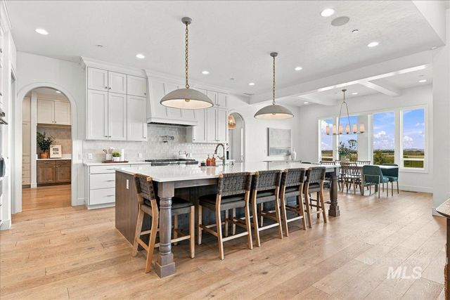 4988 W Oakford Dr, Meridian, ID 83646
