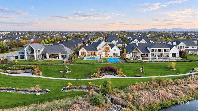 4988 W Oakford Dr, Meridian, ID 83646