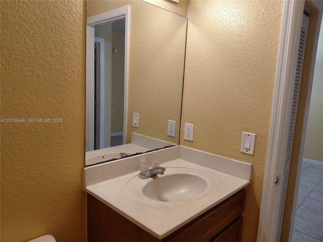 83 NE 13th Avenue 15, Homestead, FL 33033