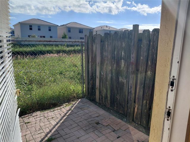 83 NE 13th Avenue 15, Homestead, FL 33033