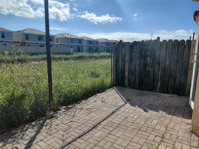 83 NE 13th Avenue 15, Homestead, FL 33033