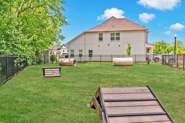 490 Bishop Pvt Blvd, Gallatin, TN 37066