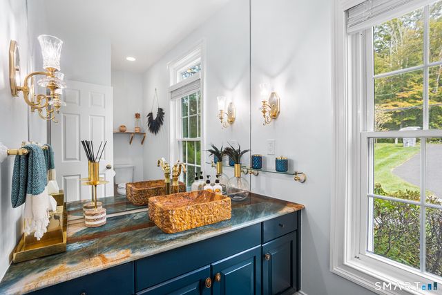 275 Talcott Notch Road, Farmington, CT 06032