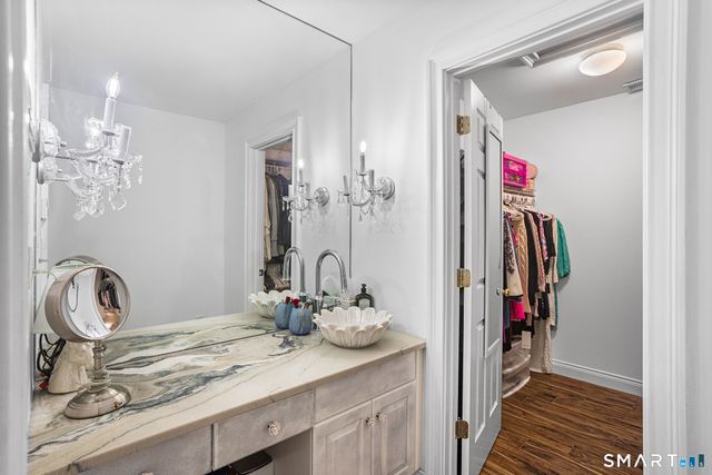 275 Talcott Notch Road, Farmington, CT 06032