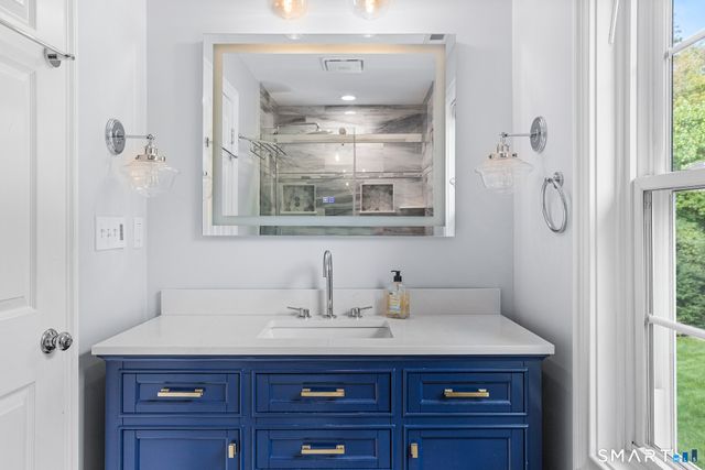 275 Talcott Notch Road, Farmington, CT 06032