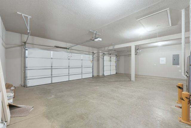 4146 Centerstone Parkway, New Haven, IN 46774