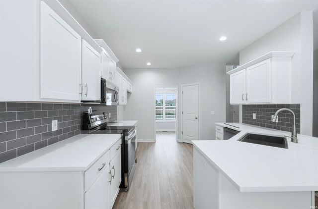 4146 Centerstone Parkway, New Haven, IN 46774