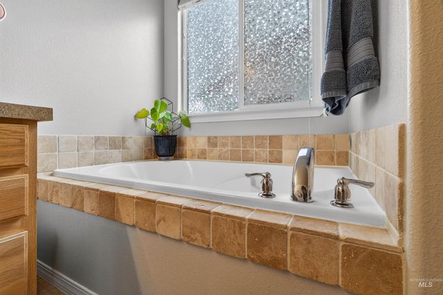 5414 Barkley Wy, Caldwell, ID 83607