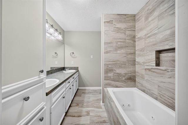 10546 Fawn Mist Drive, Conroe, TX 77303