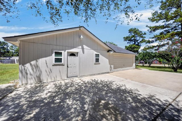 10546 Fawn Mist Drive, Conroe, TX 77303