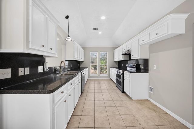 10546 Fawn Mist Drive, Conroe, TX 77303