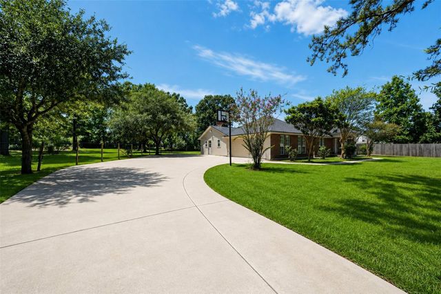 10546 Fawn Mist Drive, Conroe, TX 77303