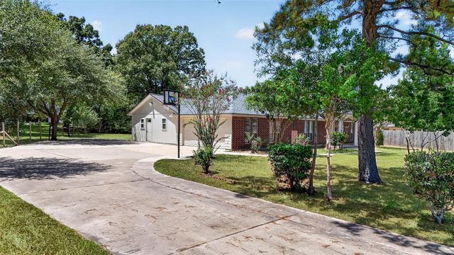 10546 Fawn Mist Drive, Conroe, TX 77303