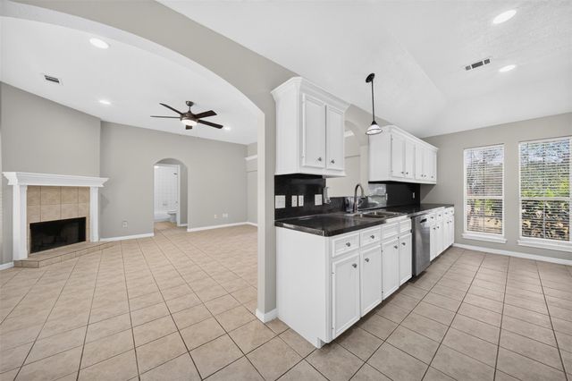10546 Fawn Mist Drive, Conroe, TX 77303