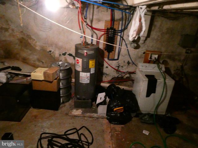 2069 KINGSTON ST, Philadelphia, PA 19134