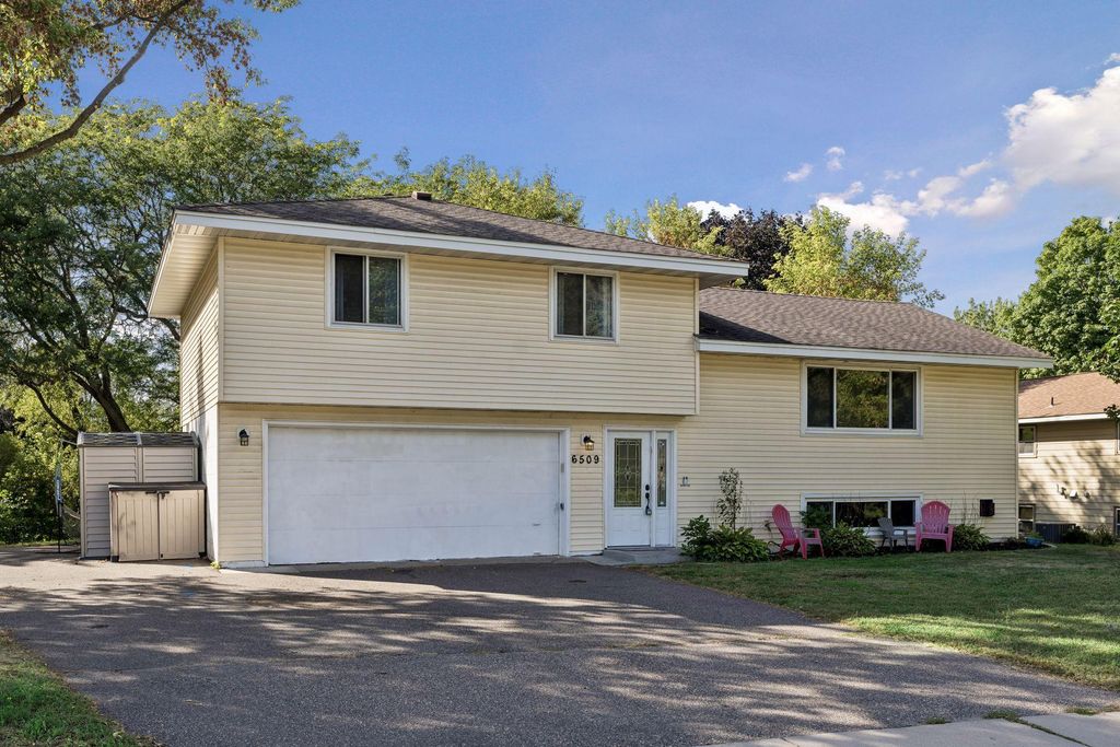 6509 Edgemont Boulevard N, Brooklyn Park, MN 55428 — exterior