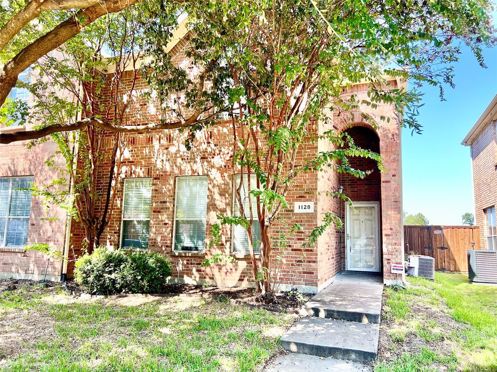 1128 Jamie Drive, Grand Prairie, TX 75052 — exterior