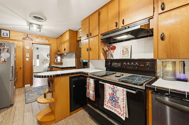 2501 Marguerite Street, Bay City, TX 77414