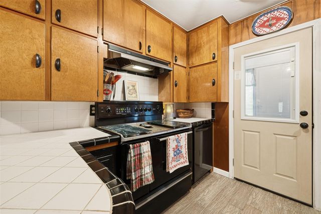 2501 Marguerite Street, Bay City, TX 77414