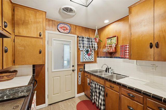 2501 Marguerite Street, Bay City, TX 77414