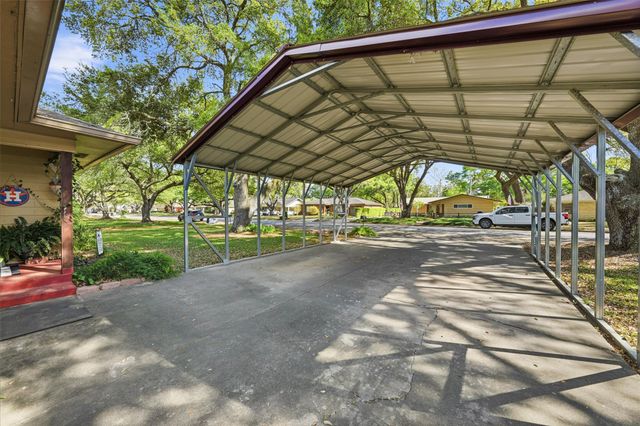 2501 Marguerite Street, Bay City, TX 77414